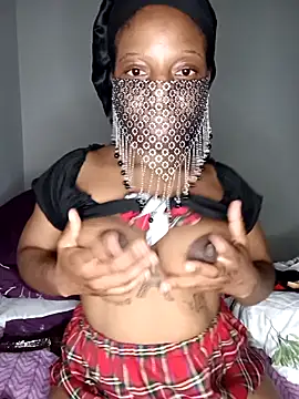 Snapshot of Thando04 chatting on 02/05/25, 11:50 Thando04 online show from 02/05/25, 11:50