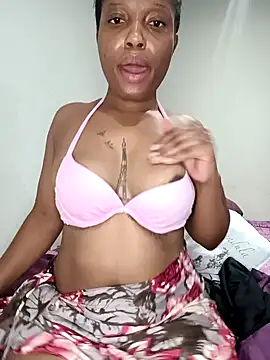 Snapshot of Thando04 chatting on 02/01/25, 07:44 Thando04 online show from 02/01/25, 07:44