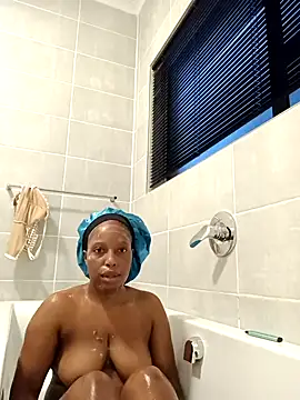 Snapshot of Thando04 chatting on 02/08/25, 05:08 Thando04 online show from 02/08/25, 05:08