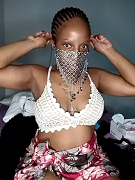 Snapshot of Thando04 chatting on 02/08/25, 01:22 Thando04 online show from 02/08/25, 01:22