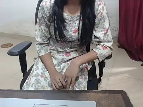 Honey Bee25 online show from 12/16/25, 06:28