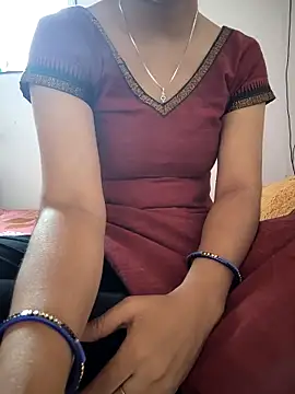 lovelygirl4567 online show from 04/14/26, 06:07