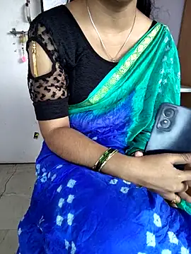 lovelygirl4567 online show from 02/05/26, 05:36