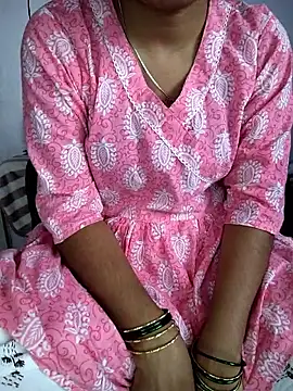 lovelygirl4567 online show from 02/02/26, 05:39