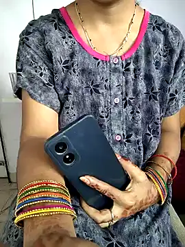 lovelygirl4567 online show from 01/16/26, 05:55