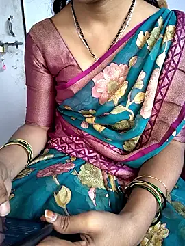 lovelygirl4567 online show from 01/12/26, 04:30