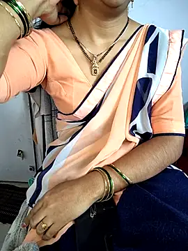 lovelygirl4567 online show from 01/06/26, 05:33