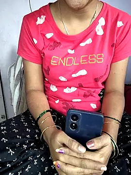 lovelygirl4567 online show from 02/01/26, 10:57