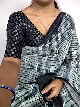 lovelygirl4567 online show from 03/07/26, 07:48