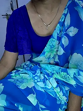 lovelygirl4567 online show from 02/18/26, 04:58