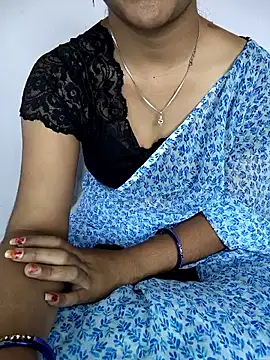 lovelygirl4567 online show from 03/01/26, 05:40