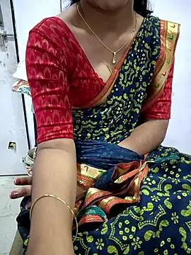 lovelygirl4567 online show from 10/28/25, 05:34