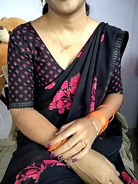 lovelygirl4567 online show from 11/19/25, 05:18