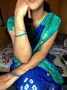 lovelygirl4567 online show from 10/21/25, 06:13