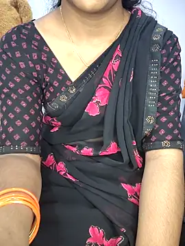 lovelygirl4567 online show from 11/19/25, 05:24