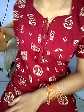 lovelygirl4567 online show from 11/11/25, 04:24