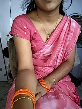 lovelygirl4567 online show from 11/11/25, 04:18