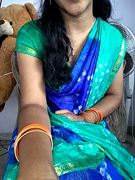 lovelygirl4567 online show from 11/15/25, 04:27