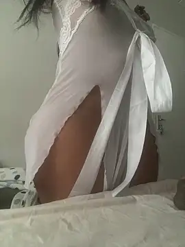 Snapshot of CurvyQueen19 chatting on 03/03/25, 08:08 CurvyQueen19 online show from 03/03/25, 08:08