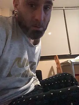 Snapshot of josueswvillaA1 chatting on 11/14/25, 08:56 josueswvillaA1 online show from 11/14/25, 08:56