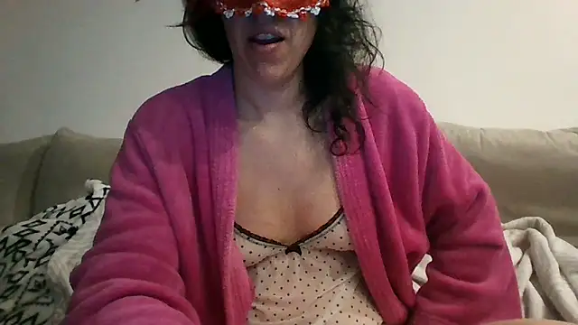 couple-tuga online show from 02/16/25, 09:49