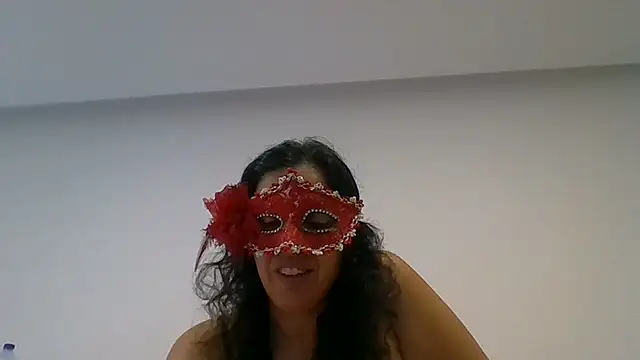 couple-tuga online show from 05/19/26, 09:49