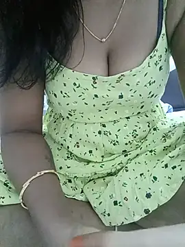 Tamil Vishalini online show from 06/17/26, 10:36