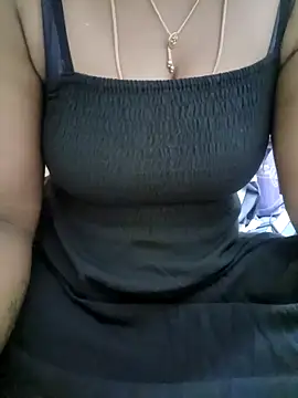 Snapshot of Tamil_Vishalini chatting on 09/18/25, 03:59 Tamil Vishalini online show from 09/18/25, 03:59