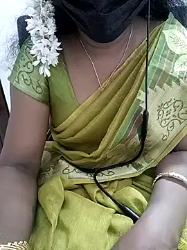 Snapshot of Tamil_Vishalini chatting on 02/08/25, 04:36 Tamil Vishalini online show from 02/08/25, 04:36