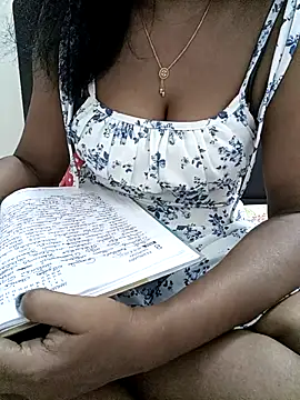 Tamil Vishalini online show from 04/25/26, 05:43