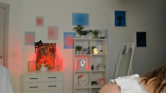 MiaVixxen online show from 10/25/25, 04:44