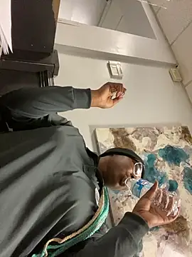 DamnBubbles online show from 01/19/25, 04:01