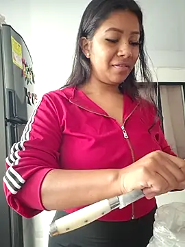 Snapshot of PaulaOrtiz_1 chatting on 10/11/25, 04:19 PaulaOrtiz 1 online show from 10/11/25, 04:19