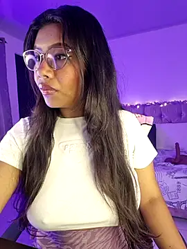 Snapshot of PaulaOrtiz_1 chatting on 10/06/25, 01:01 PaulaOrtiz 1 online show from 10/06/25, 01:01