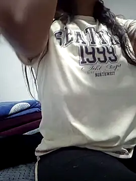 Snapshot of PaulaOrtiz_1 chatting on 10/05/25, 02:02 PaulaOrtiz 1 online show from 10/05/25, 02:02