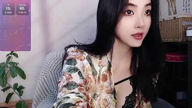 Snapshot of xiaotiantian-76 chatting on 09/18/25, 02:58 xiaotiantian-76 online show from 09/18/25, 02:58