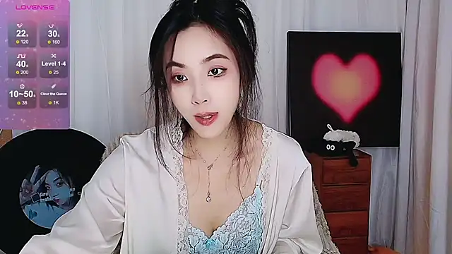 Snapshot of xiaotiantian-76 chatting on 10/15/25, 04:33 xiaotiantian-76 online show from 10/15/25, 04:33