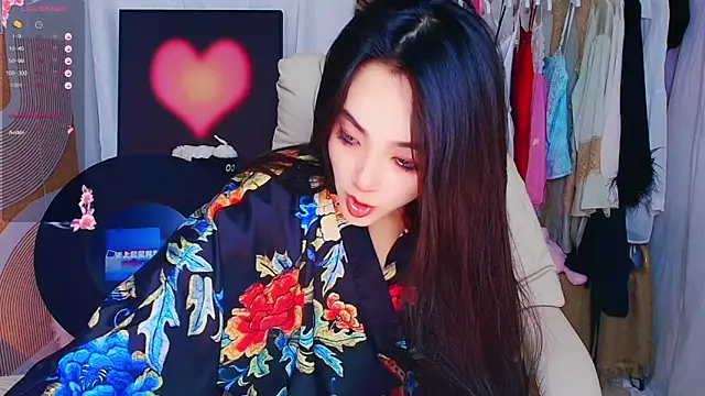 Snapshot of xiaotiantian-76 chatting on 11/15/25, 12:20 xiaotiantian-76 online show from 11/15/25, 12:20