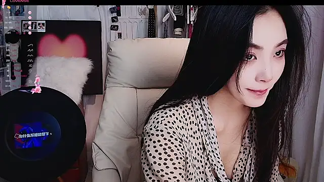 Snapshot of xiaotiantian-76 chatting on 12/01/25, 01:50 xiaotiantian-76 online show from 12/01/25, 01:50