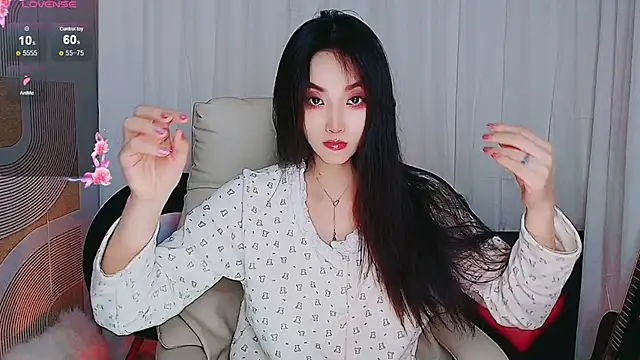 Snapshot of xiaotiantian-76 chatting on 10/27/25, 02:56 xiaotiantian-76 online show from 10/27/25, 02:56