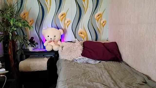 Snapshot of roxyyyrose chatting on 02/11/25, 08:42 roxyyyrose online show from 02/11/25, 08:42