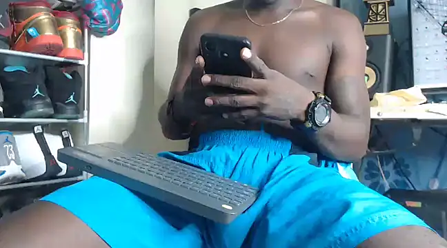 Snapshot of Bigbryson11 chatting on 03/12/25, 04:19 Bigbryson11 online show from 03/12/25, 04:19