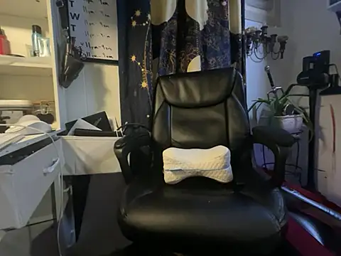 Snapshot of Trystan_Spellman chatting on 02/22/26, 05:32 Trystan Spellman online show from 02/22/26, 05:32