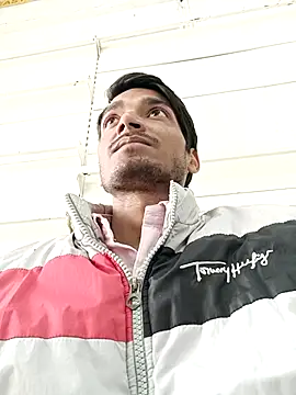 Snapshot of Tarun_0026 chatting on 02/20/25, 08:50 Tarun 0026 online show from 02/20/25, 08:50
