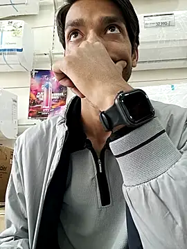 Snapshot of Tarun_0026 chatting on 03/15/25, 05:30 Tarun 0026 online show from 03/15/25, 05:30