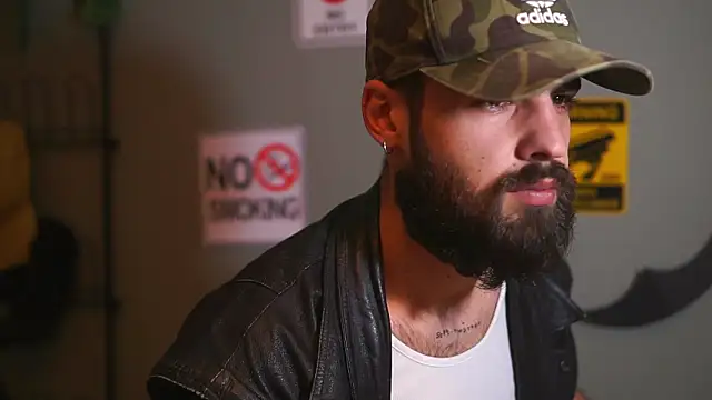 HairyRobxxx online show from 11/30/25, 04:19