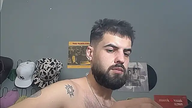 Snapshot of HairyRobxxx chatting on 03/08/26, 06:22 HairyRobxxx online show from 03/08/26, 06:22
