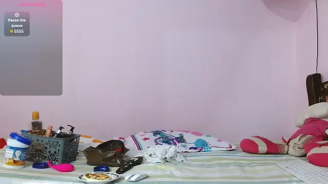 latinabueno41 online show from 10/18/25, 12:01