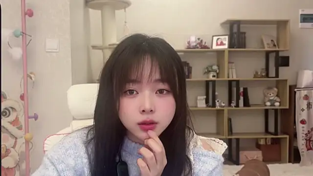 Chenjing0 online show from 12/14/25, 03:35