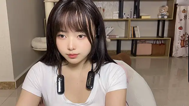 Chenjing0 online show from 10/10/25, 02:23